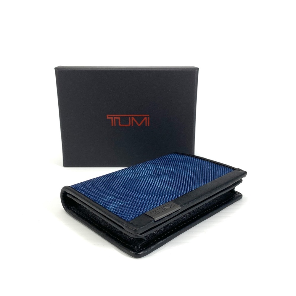 Tumi Ballistic Nylon Gusseted Card Case ID Window